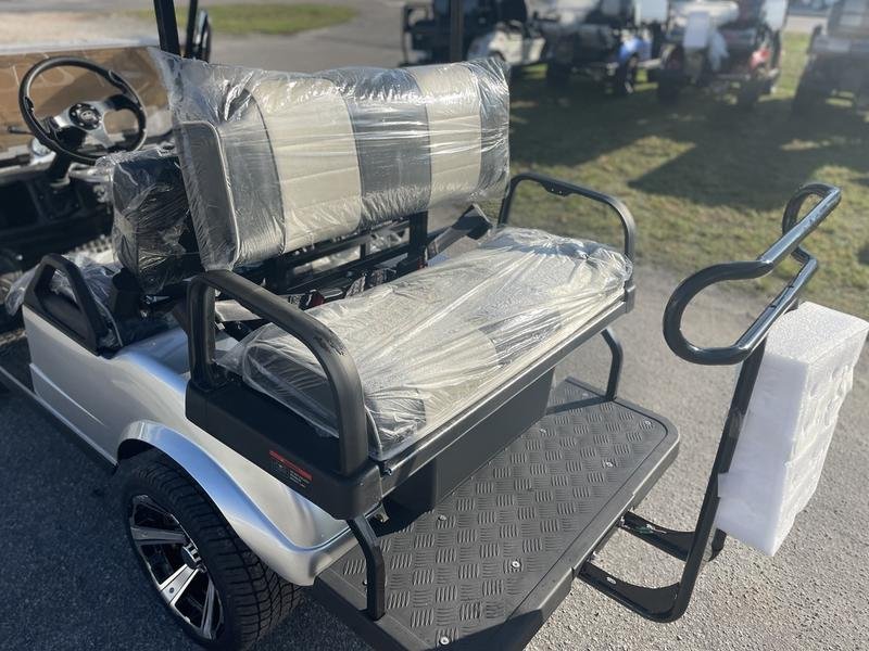 2022 Evolution Electric Vehicles Classic 4 Pro